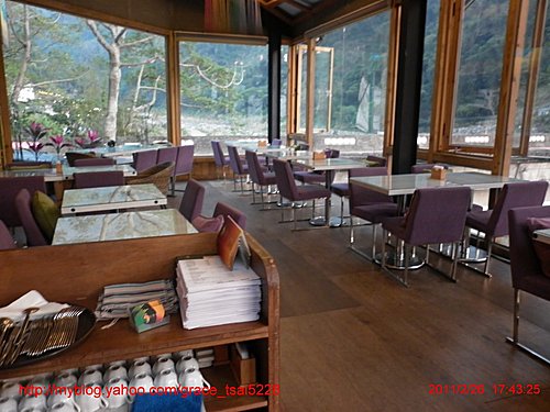 山吻泉餐廳