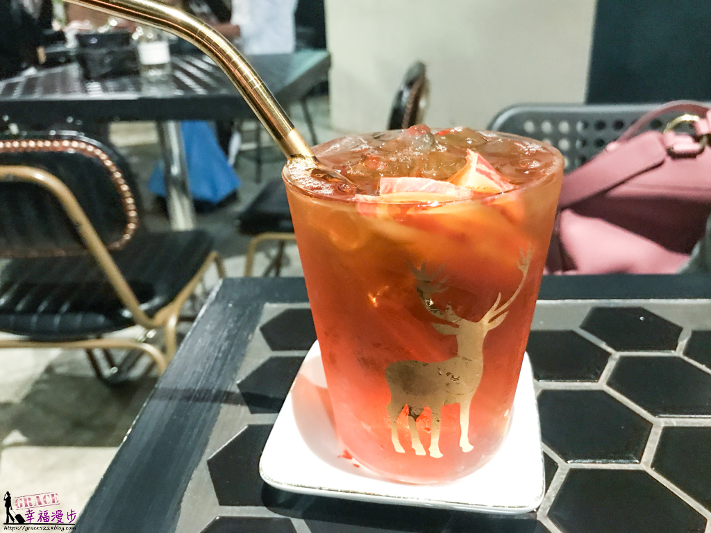 Hërs biströ她/的餐酒 Hërs biströ她/的餐酒