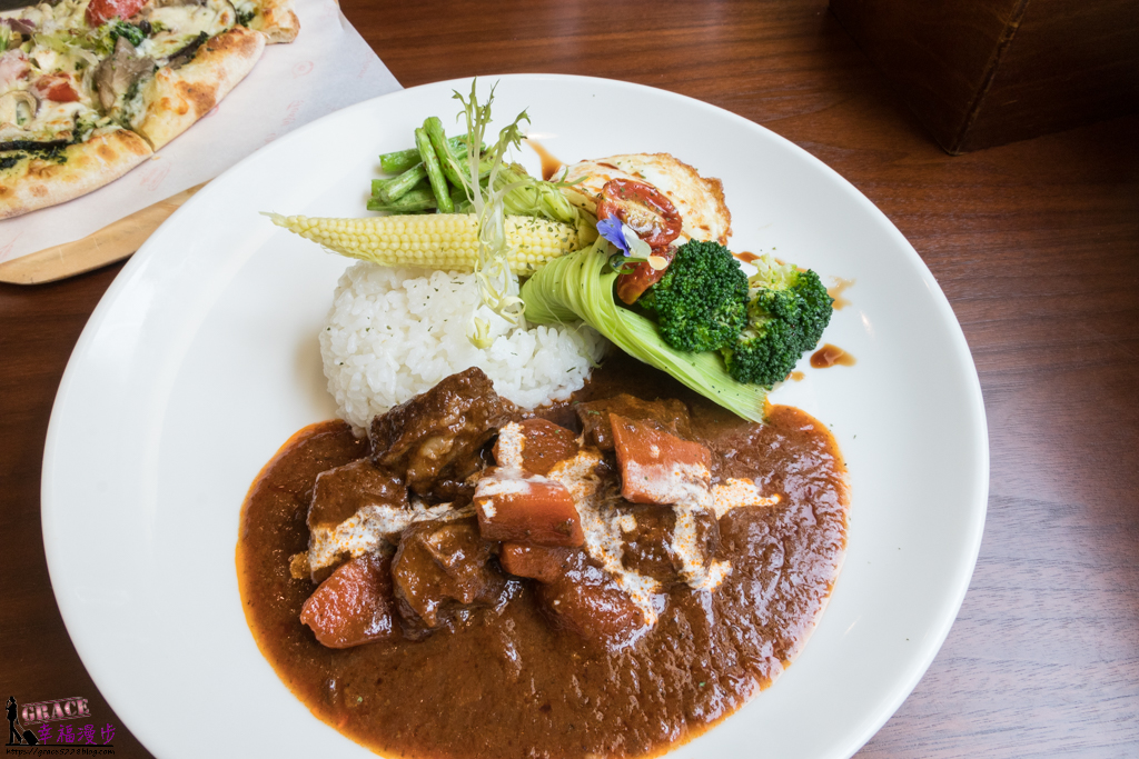 路義思小館