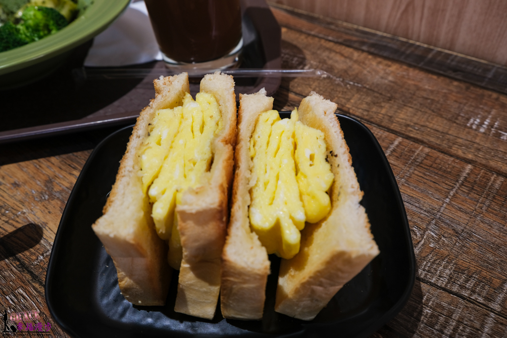mini izzy cafe梧棲店