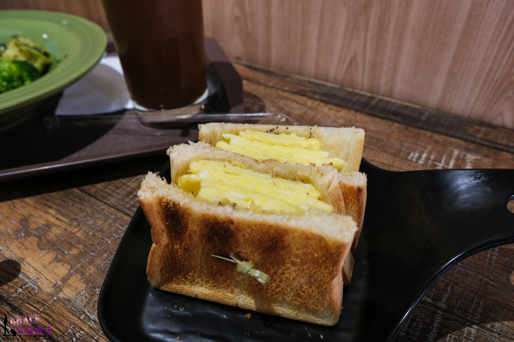 mini izzy cafe梧棲店