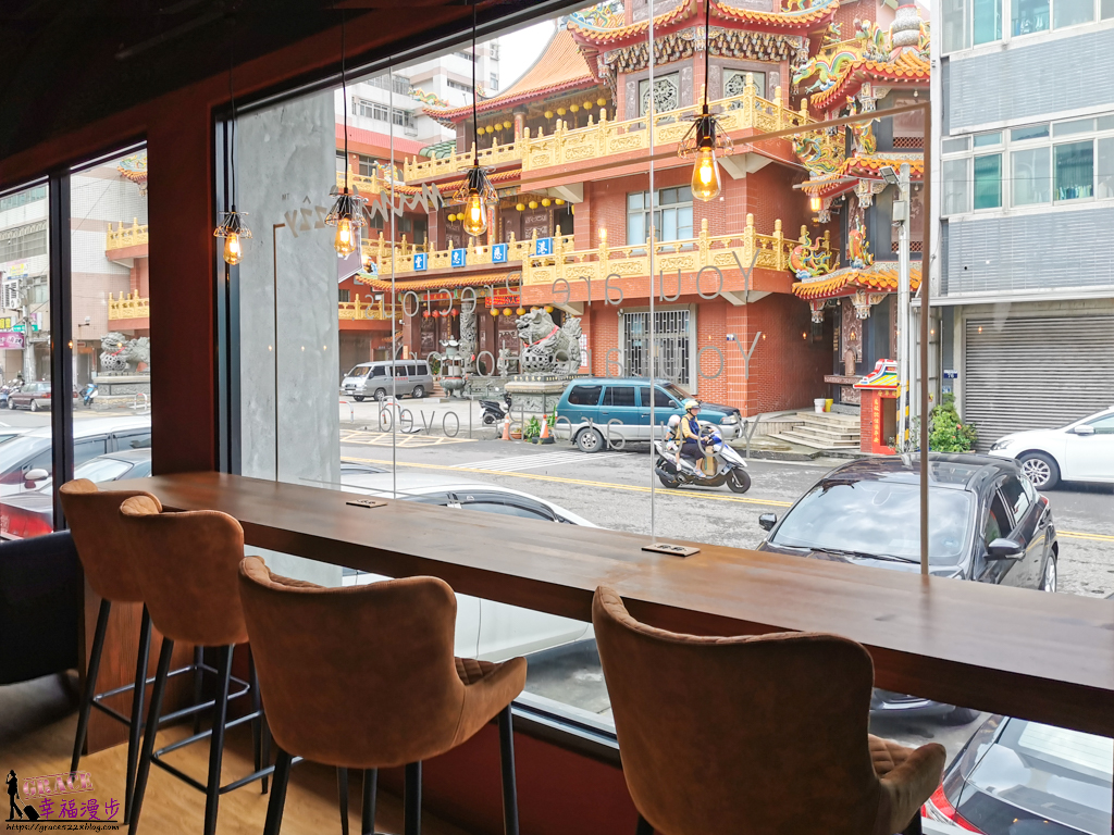 mini izzy cafe梧棲店