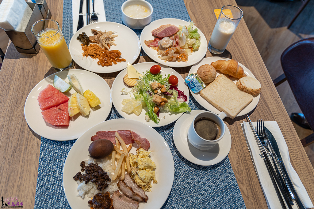台中震大金鬰金香飯店