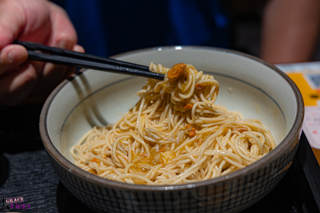 上海外灘美食,上海美食,上海美食推薦,上海蟹珍香,上海蟹黃小籠包,上海蟹黃撈麵,上海蟹黃麵,蟹珍香,蟹珍香蟹黃麵,蟹黃小籠包