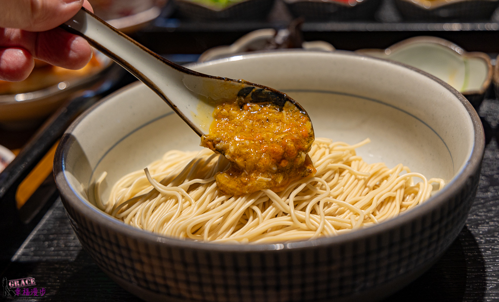 上海外灘美食,上海美食,上海美食推薦,上海蟹珍香,上海蟹黃小籠包,上海蟹黃撈麵,上海蟹黃麵,蟹珍香,蟹珍香蟹黃麵,蟹黃小籠包