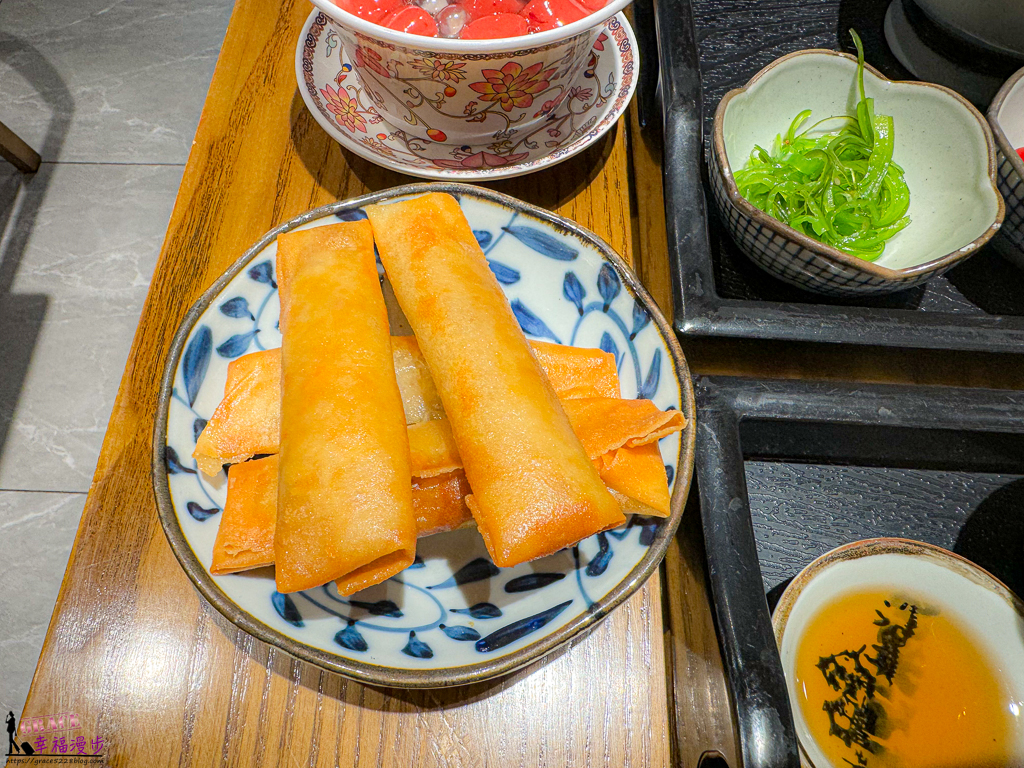 上海外灘美食,上海美食,上海美食推薦,上海蟹珍香,上海蟹黃小籠包,上海蟹黃撈麵,上海蟹黃麵,蟹珍香,蟹珍香蟹黃麵,蟹黃小籠包