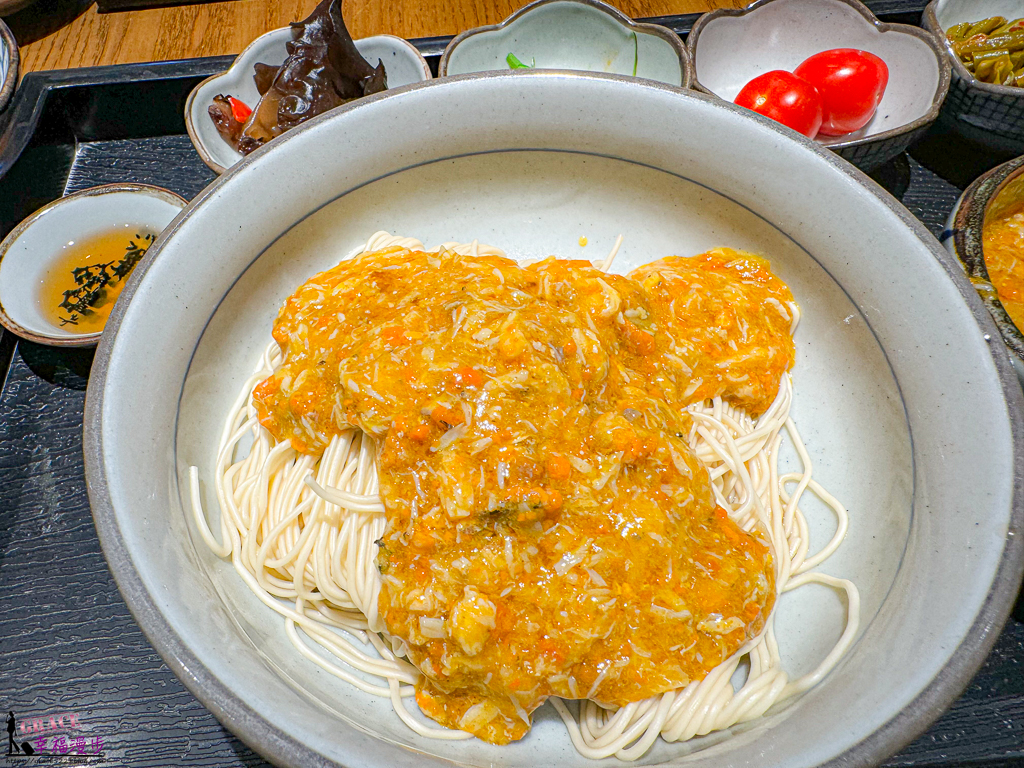 上海外灘美食,上海美食,上海美食推薦,上海蟹珍香,上海蟹黃小籠包,上海蟹黃撈麵,上海蟹黃麵,蟹珍香,蟹珍香蟹黃麵,蟹黃小籠包