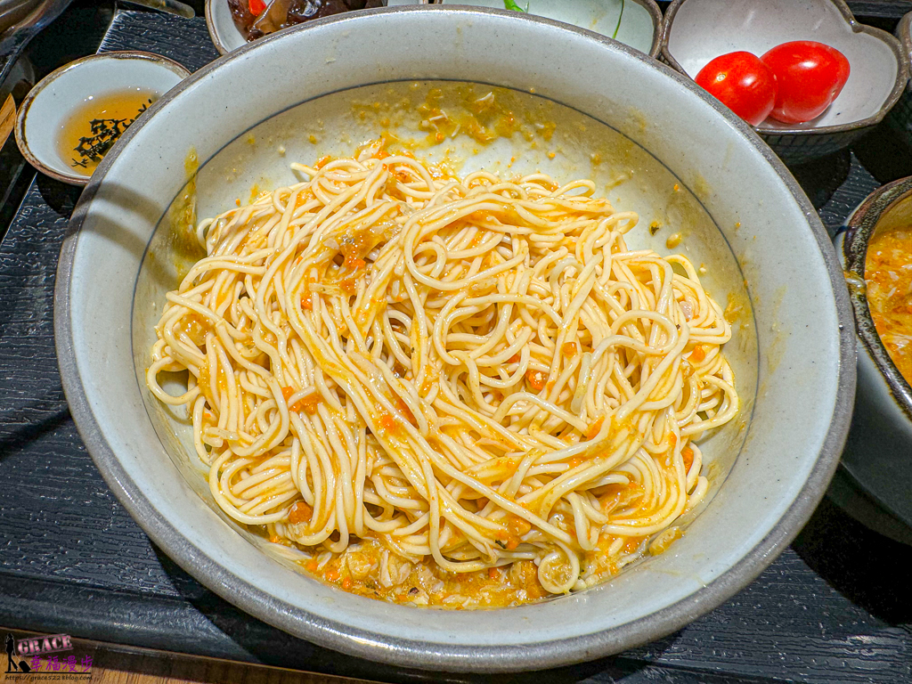 上海外灘美食,上海美食,上海美食推薦,上海蟹珍香,上海蟹黃小籠包,上海蟹黃撈麵,上海蟹黃麵,蟹珍香,蟹珍香蟹黃麵,蟹黃小籠包