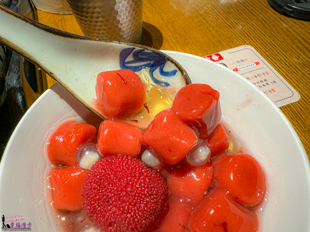 上海外灘美食,上海美食,上海美食推薦,上海蟹珍香,上海蟹黃小籠包,上海蟹黃撈麵,上海蟹黃麵,蟹珍香,蟹珍香蟹黃麵,蟹黃小籠包
