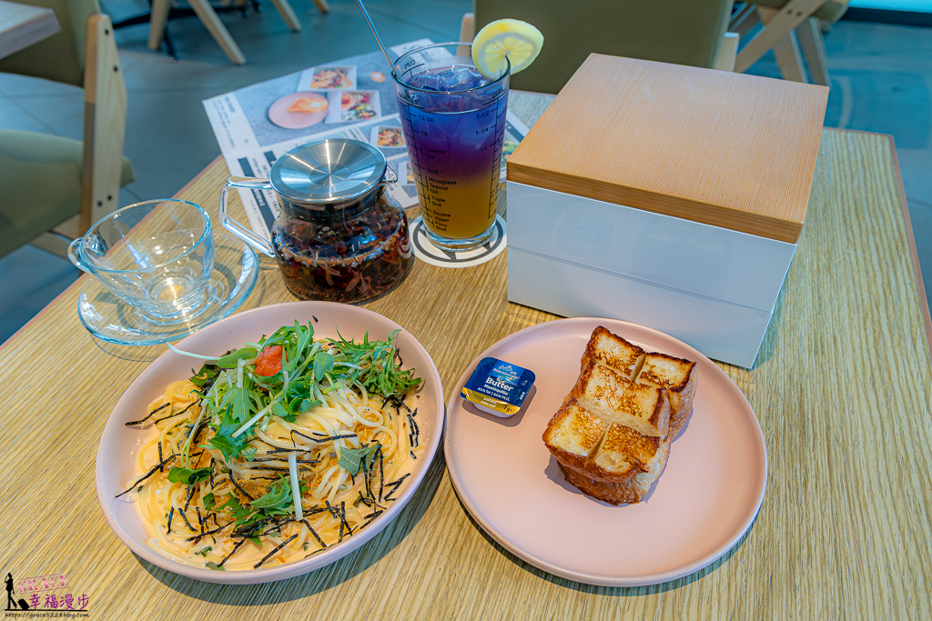 TOBA TOBA COLA,TSUTAYA BOOKSTORE,WIRED CAFE,南投日月町,南投景點,南投景點推薦,南投美食推薦,埔里景點,埔里景點推薦,埔里美食,埔里美食推薦,日月町蔦屋書局,日月町複合商場