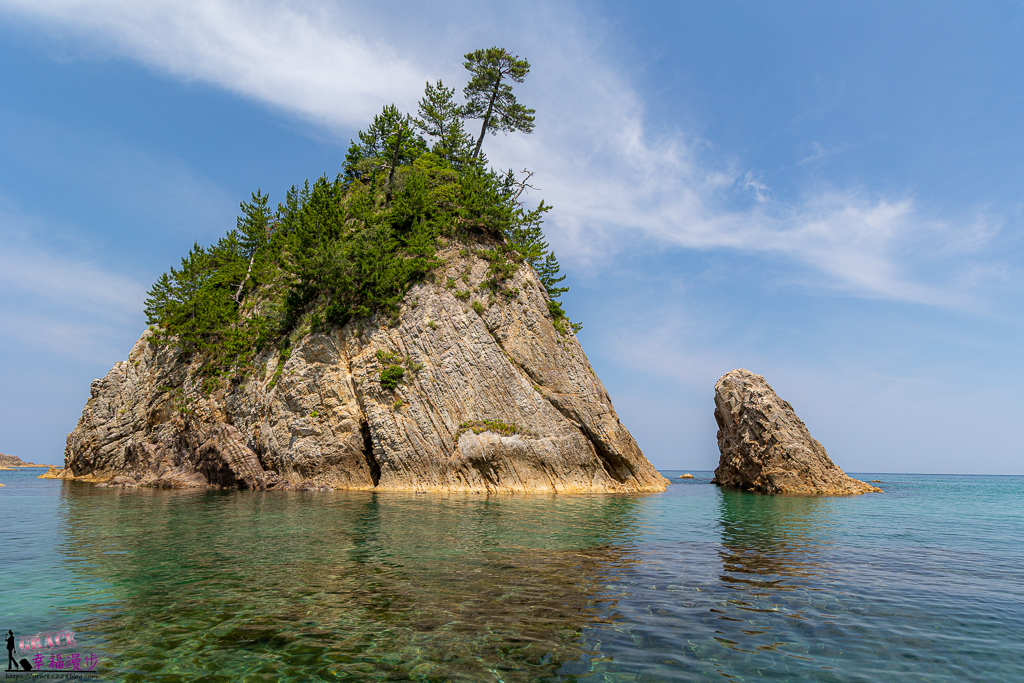 奇岩秘境,季節限定小型船,山陰海岸地質公園,日本秘境,日本鳥取之旅,浦富海岸,浦富海岸島巡遊覽船,清澈海水,湛藍海蝕洞,鳥取旅遊